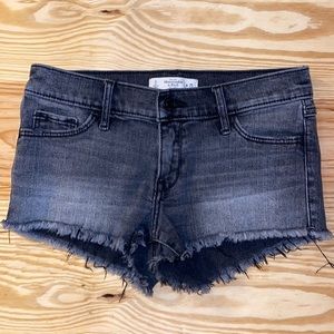 EUC frayed Abercrombie & Fitch shorts size 0 w25 ✨